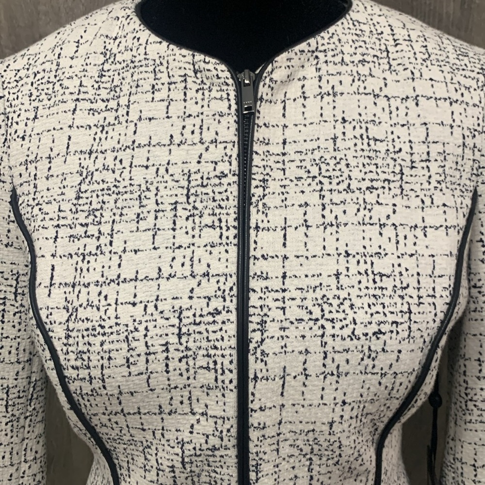DKNY Donna Karen New York White With Black Stitching Blazer Jacket Women's XXS - Picture 2 of 14